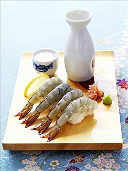 对虾,寿司,日本米酒