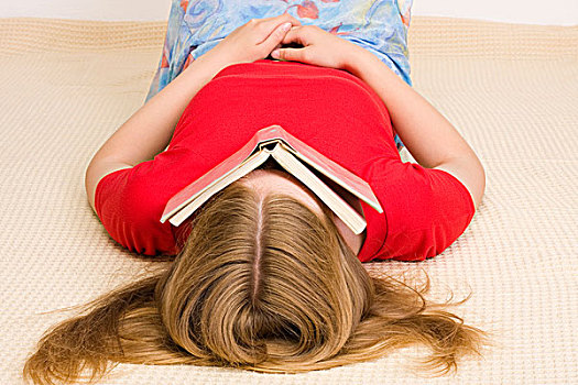 女孩,17岁,躺着,遮盖,脸,书本