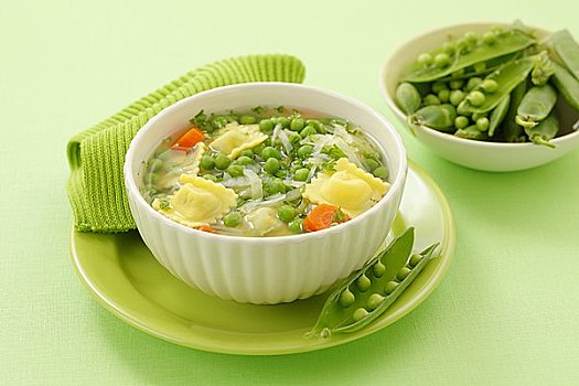 绿色,蔬菜浓汤,豌豆,小方饺
