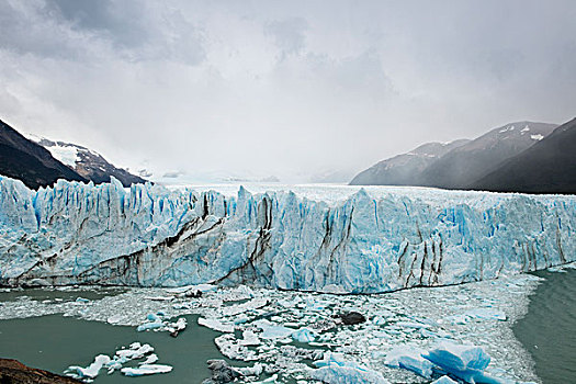 莫雷诺冰川,洛斯格拉希亚雷斯国家公园,卡拉法特,阿根廷