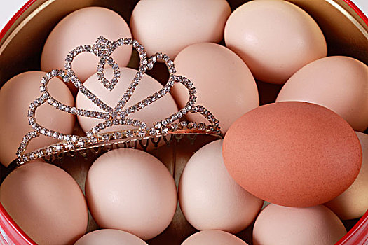 一盒鸡蛋和皇冠