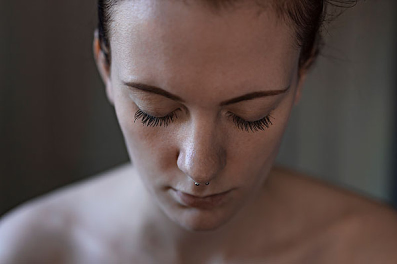 美女,鼻子穿刺_高清图片_全景视觉