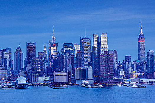 美国,纽约,俯视图,曼哈顿中城,帝国大厦,新泽西,黃昏