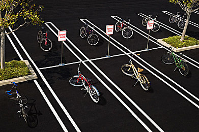 自行车停车场图片