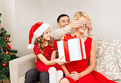 家庭,圣诞节,圣诞,高兴,人,概念,微笑,父亲,女儿,惊讶,母亲,大,礼盒