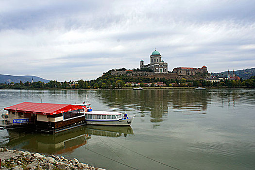 布达佩斯,多瑙河,德圆顶天主教堂