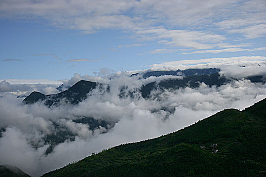 巫溪云台山清晨雨过天晴的云雾