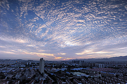 秦皇岛,汤河,大楼,城市,建筑,风貌,海港区,住宅,绿地,森林,草坪,蓝天,白云