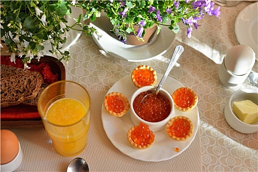 喜庆,欧式早餐,红色,鱼子酱,半熟,蛋,橙汁