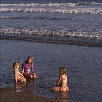 女孩,坐,水,海滩