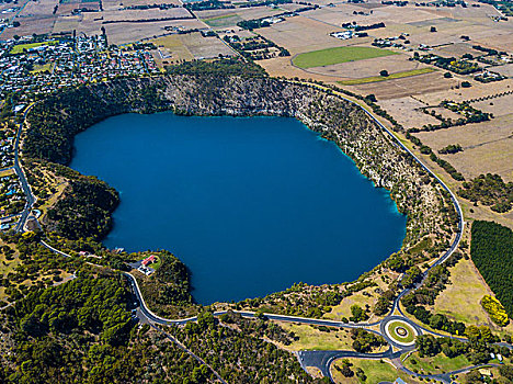 澳大利亚甘比尔山火山湖