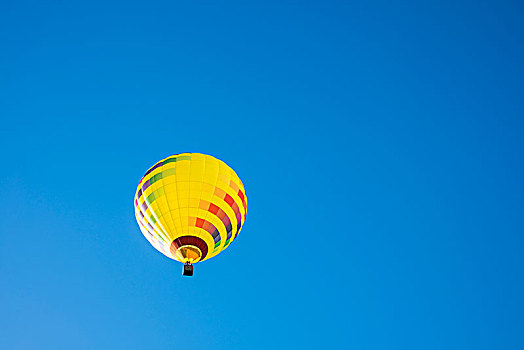 黄色,热气球,蓝天