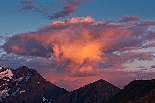 雷雨,云,照亮,落日,上方,三角形,顶峰,楚加奇山,楚加奇州立公园,阿拉斯加,夏天