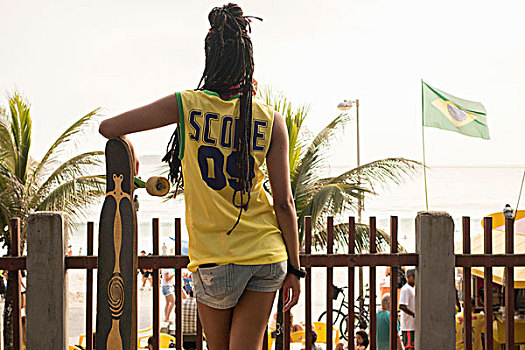女人,靠着,滑板,伊帕内玛,里约热内卢,巴西