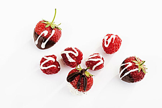 草莓,巧克力,树莓,白色