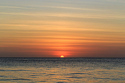 长滩岛日出与日落