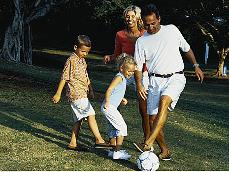 家庭,玩,足球,公园