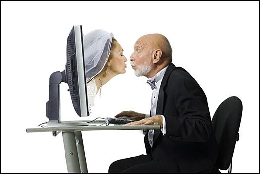 侧面,长者,吻,老年,女人,出现,电脑显示器