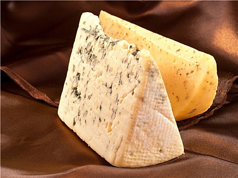 蓝纹奶酪,古达干酪