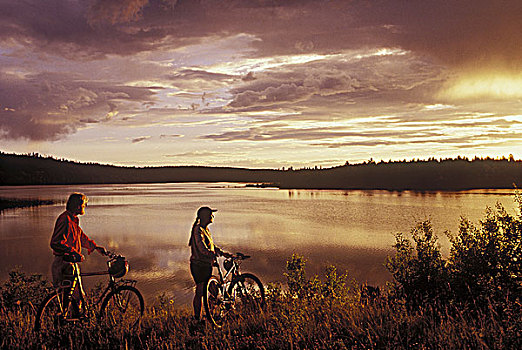 骑自行车,英里,湖,不列颠哥伦比亚省,加拿大
