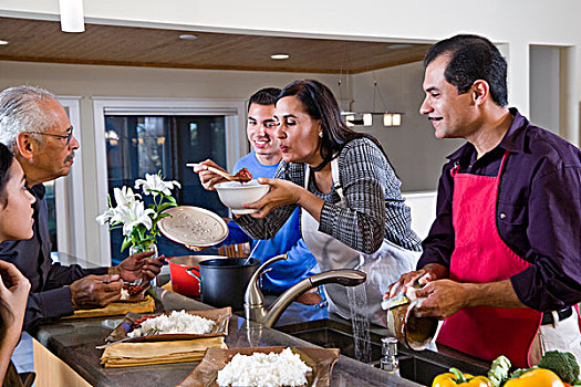 西班牙裔,母亲,食物,家庭,厨房