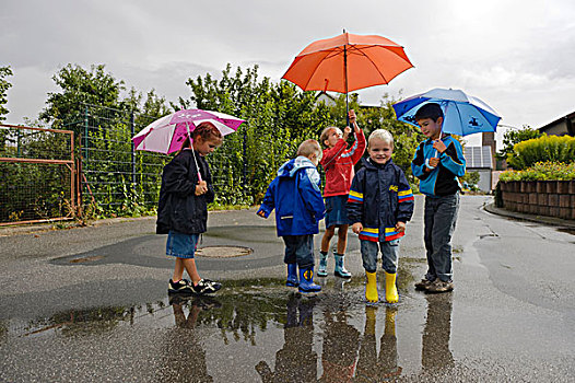 孩子,伞,站立,巴登符腾堡,德国,欧洲