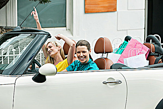 两个女人,坐,汽车,购物