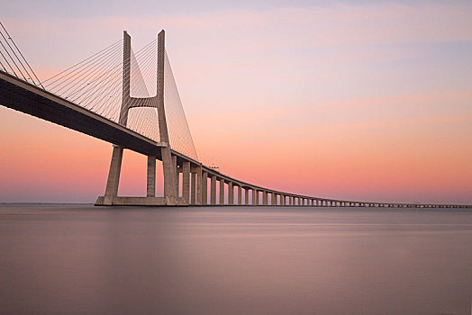 桥,上方,河,塔古斯河,日落,里斯本,葡萄牙,欧洲