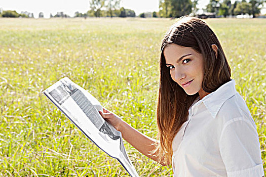 肖像,女青年,读,报纸,土地