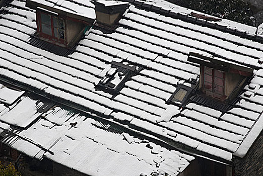 屋顶,下雪,积雪,窗户,石库门建筑,冬天,老房子,旧建筑,住宅区,农村,乡村,自然风光