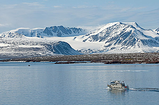 挪威,斯瓦尔巴群岛,斯匹次卑尔根岛,科研,船,峡湾,冰河,远景