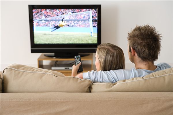 年轻,情侣,看,足球赛,电视