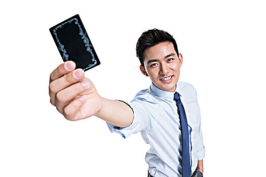 年轻商务人士使用信用卡
