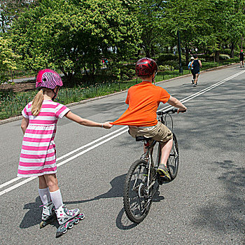孩子,滑旱冰,骑自行车,中央公园,曼哈顿,纽约,美国