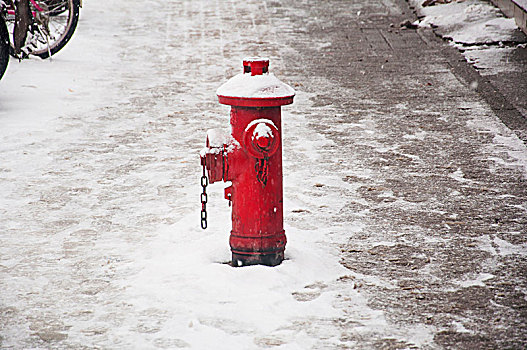 冬季雪天的室外消火栓