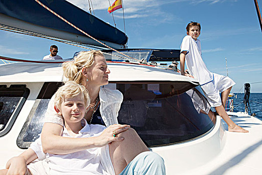 父母,两个,儿子,航行,双体船,靠近,富埃特文图拉岛,西班牙