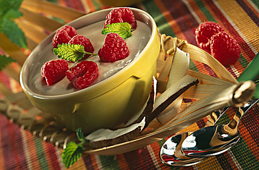奶油甜点,树莓