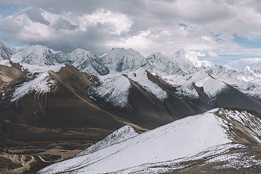 贡嘎雪山