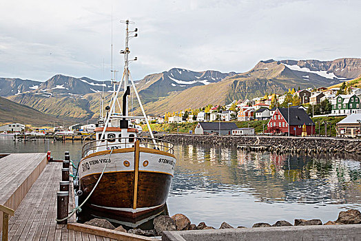 冰岛,北方,渔船,码头,彩色,房子,山,背景,红房,反射,水,阳光