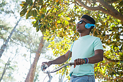男人,耳机,骑自行车,公园,男青年