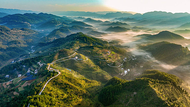 重庆酉阳,金秋时节,乡村清晨美不胜收