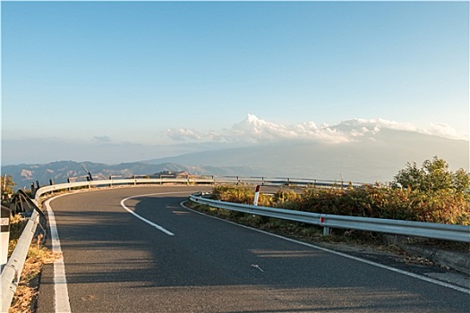 孤单,道路