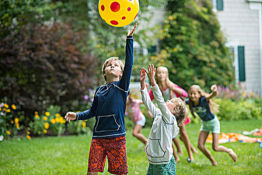 孩子,玩,球类运动,花园