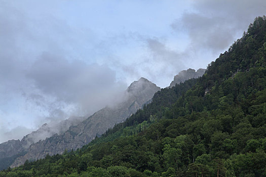 铁力士雪山