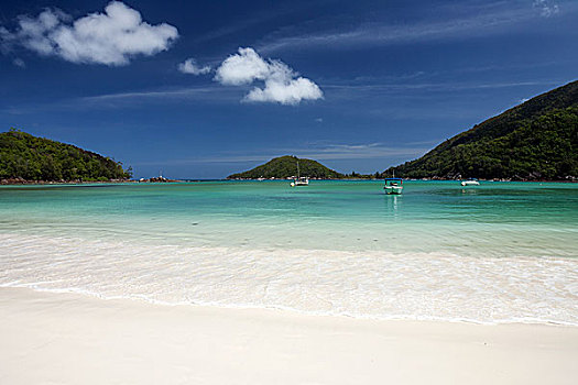 漂亮,白沙滩,蓝绿色海水,船,躺着,海滩,港口,海洋,国家公园,马埃岛,塞舌尔,非洲