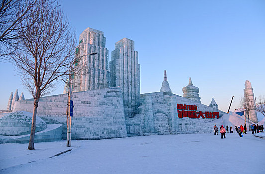 哈尔滨冰雪大世界门口标志