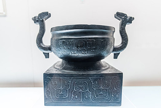 上海博物馆的战国早期青铜器禾簋