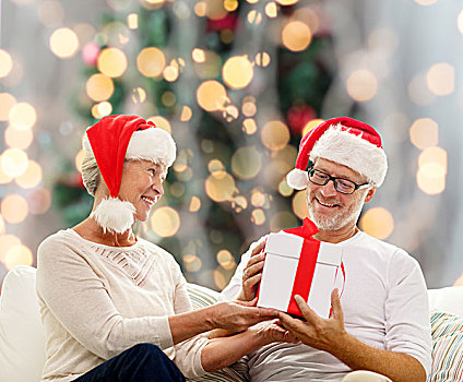 家庭,休假,圣诞节,岁月,人,概念,高兴,老年,夫妻,圣诞老人,帽子,礼盒,上方,树,背景