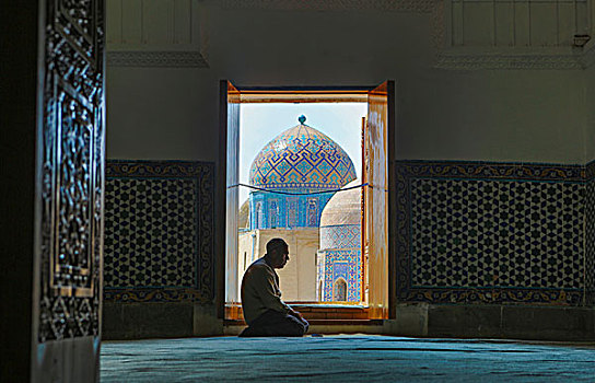 乌兹别克斯坦,撒马尔罕,男人,祈祷