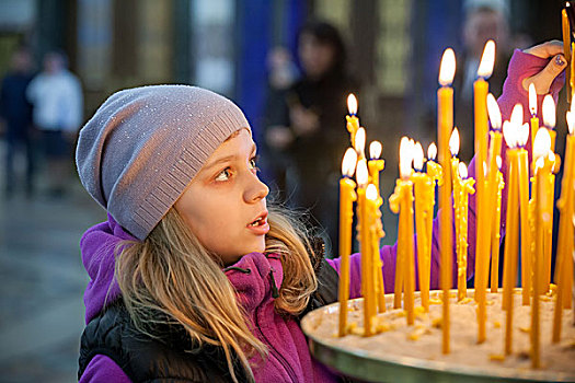 小,金发,白人,女孩,蜡烛,东正教,俄罗斯人,教堂